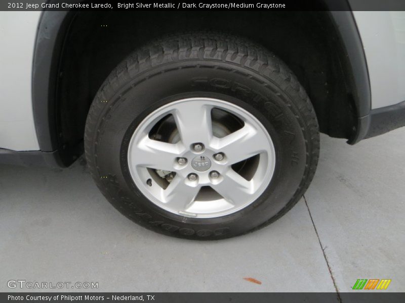 Bright Silver Metallic / Dark Graystone/Medium Graystone 2012 Jeep Grand Cherokee Laredo