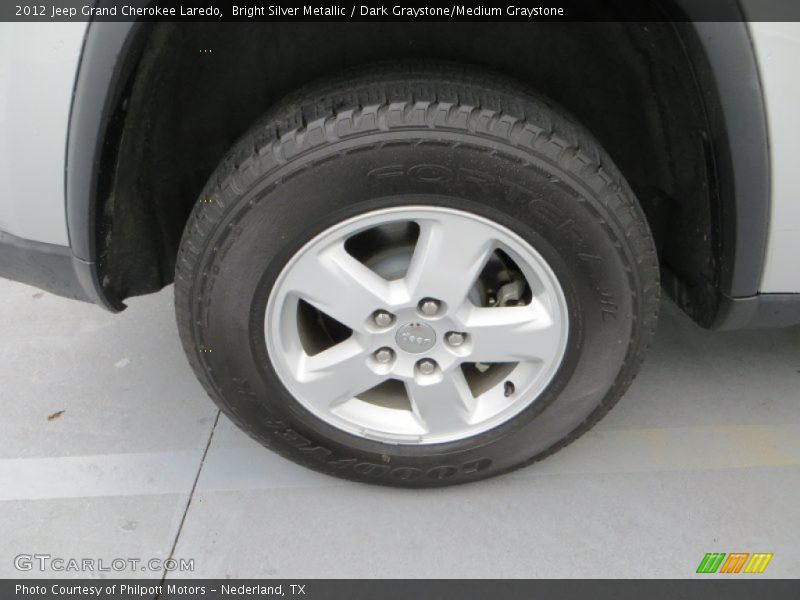 Bright Silver Metallic / Dark Graystone/Medium Graystone 2012 Jeep Grand Cherokee Laredo