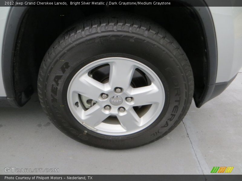 Bright Silver Metallic / Dark Graystone/Medium Graystone 2012 Jeep Grand Cherokee Laredo