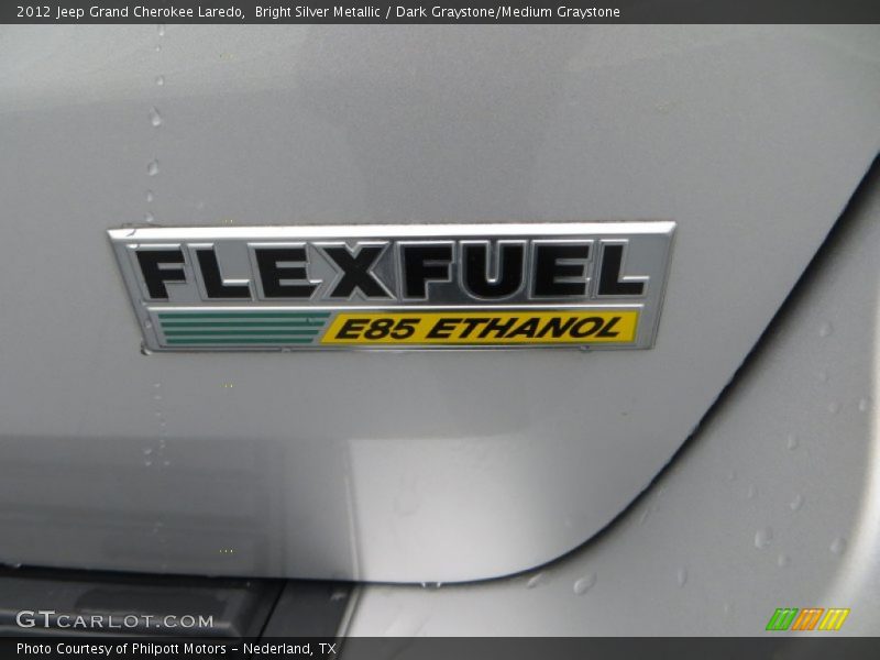 Bright Silver Metallic / Dark Graystone/Medium Graystone 2012 Jeep Grand Cherokee Laredo