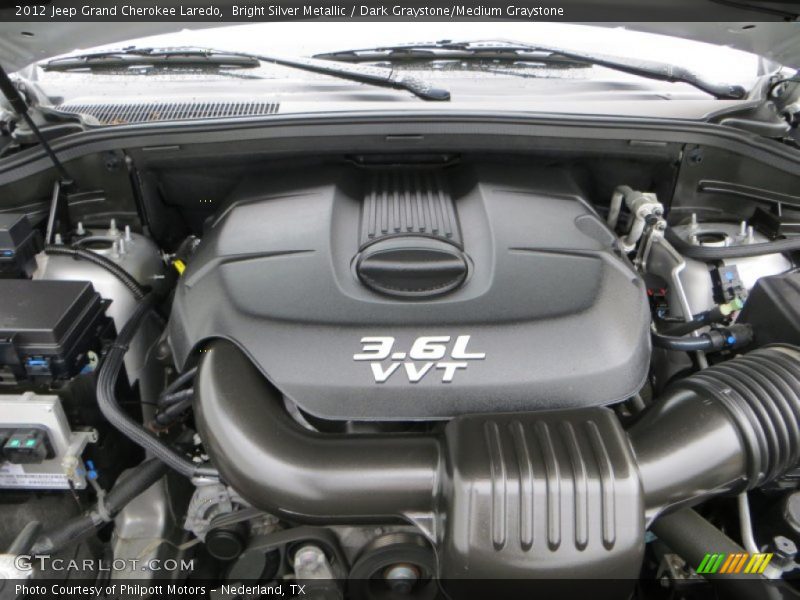 Bright Silver Metallic / Dark Graystone/Medium Graystone 2012 Jeep Grand Cherokee Laredo