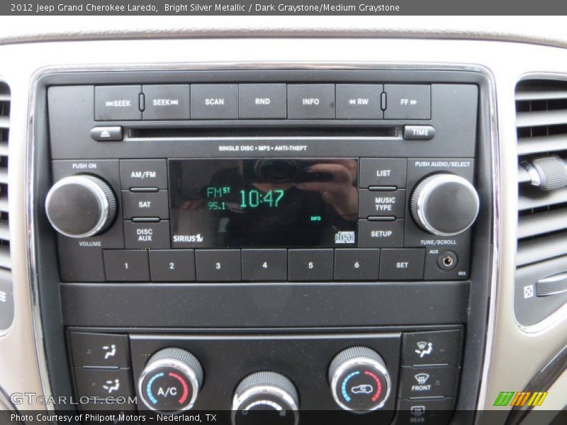 Bright Silver Metallic / Dark Graystone/Medium Graystone 2012 Jeep Grand Cherokee Laredo