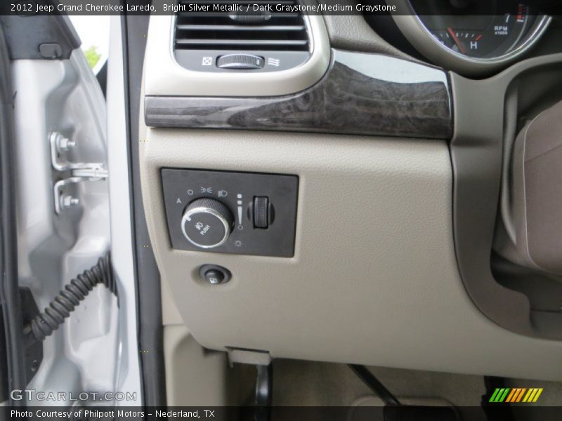 Bright Silver Metallic / Dark Graystone/Medium Graystone 2012 Jeep Grand Cherokee Laredo