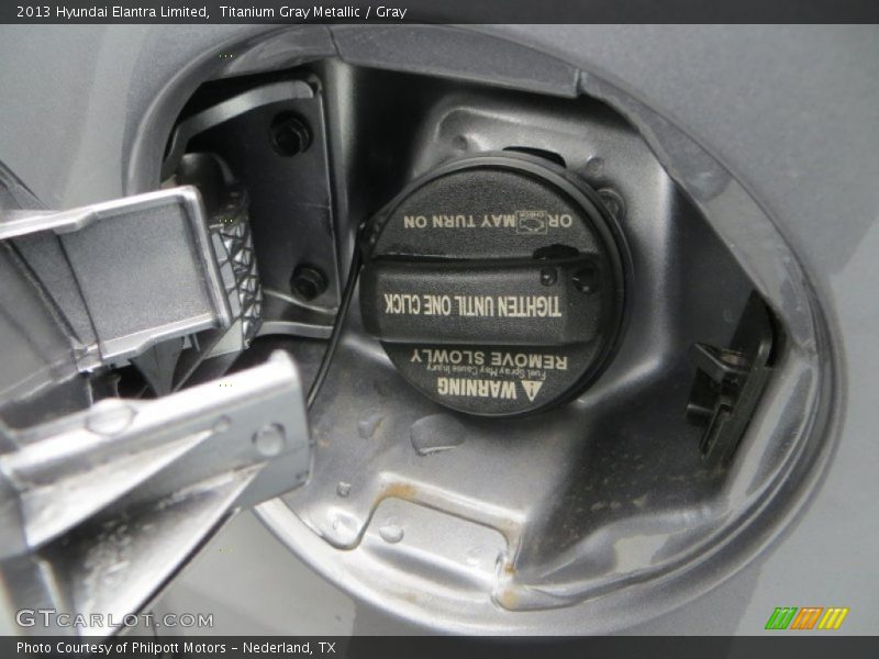 Titanium Gray Metallic / Gray 2013 Hyundai Elantra Limited