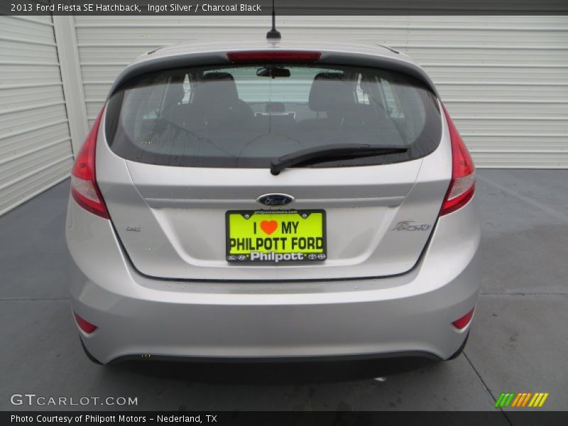 Ingot Silver / Charcoal Black 2013 Ford Fiesta SE Hatchback