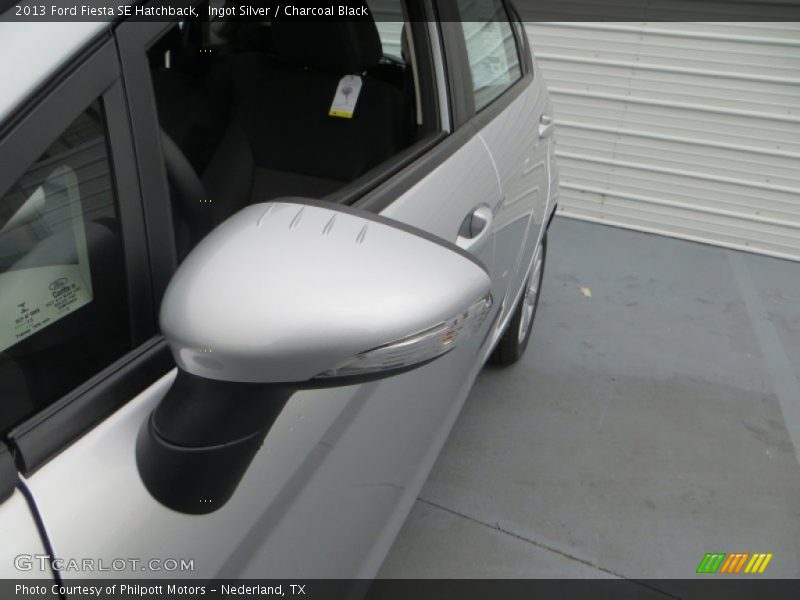 Ingot Silver / Charcoal Black 2013 Ford Fiesta SE Hatchback