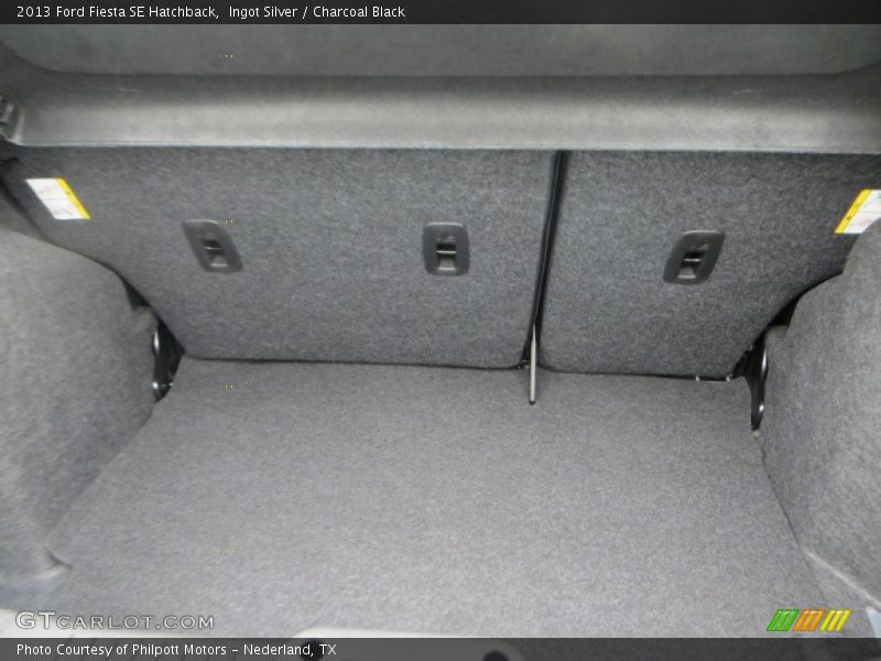 Ingot Silver / Charcoal Black 2013 Ford Fiesta SE Hatchback