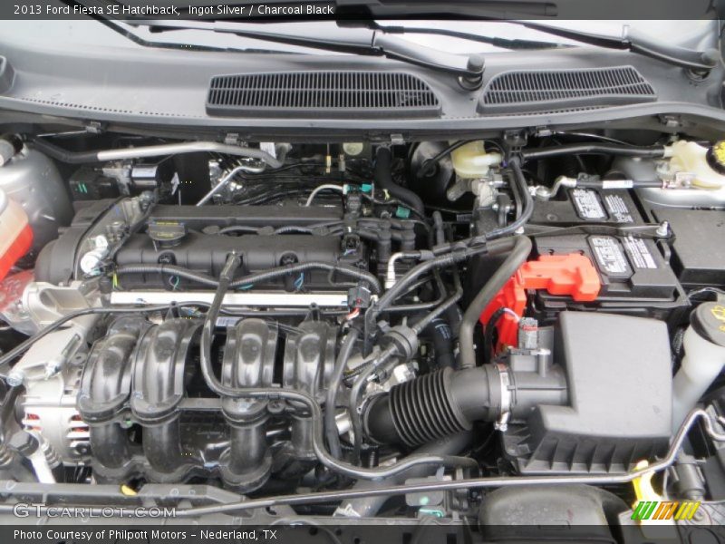 Ingot Silver / Charcoal Black 2013 Ford Fiesta SE Hatchback