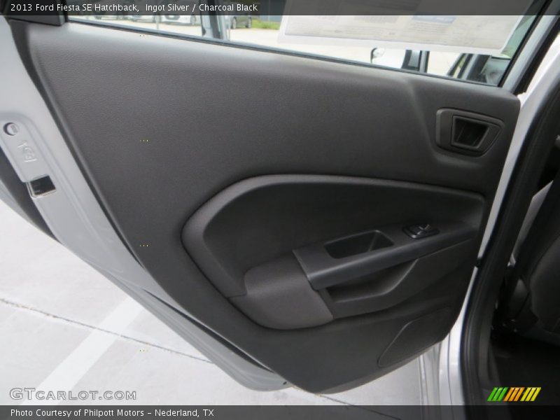 Ingot Silver / Charcoal Black 2013 Ford Fiesta SE Hatchback
