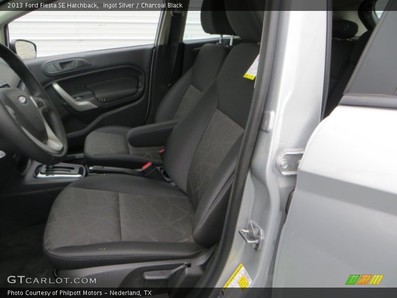Ingot Silver / Charcoal Black 2013 Ford Fiesta SE Hatchback