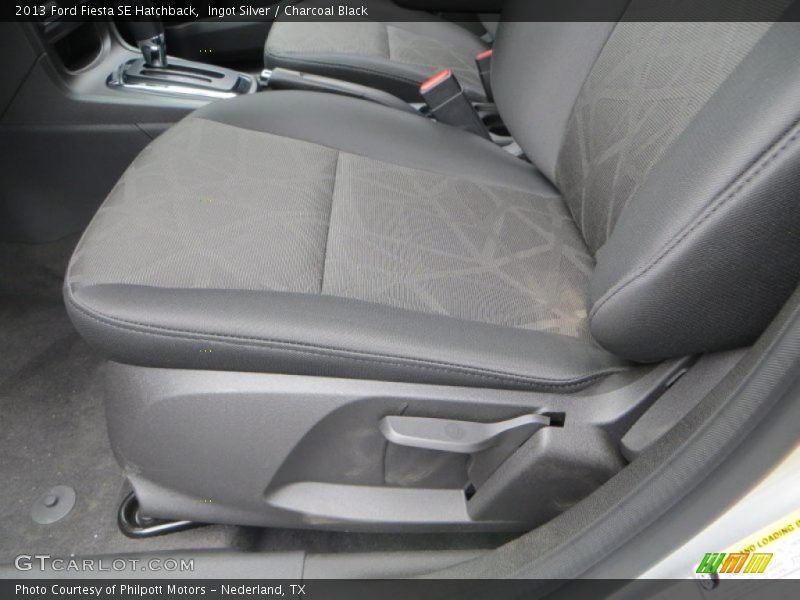 Ingot Silver / Charcoal Black 2013 Ford Fiesta SE Hatchback