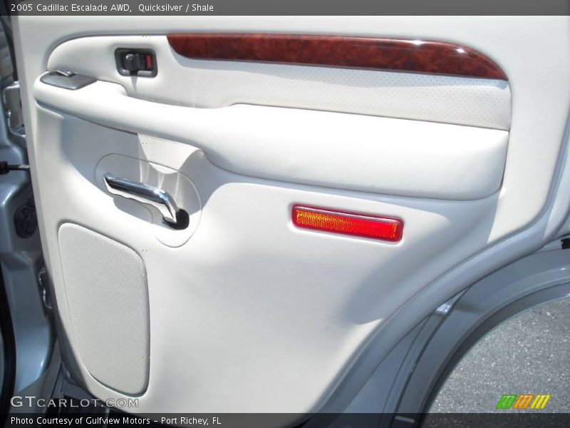 Quicksilver / Shale 2005 Cadillac Escalade AWD