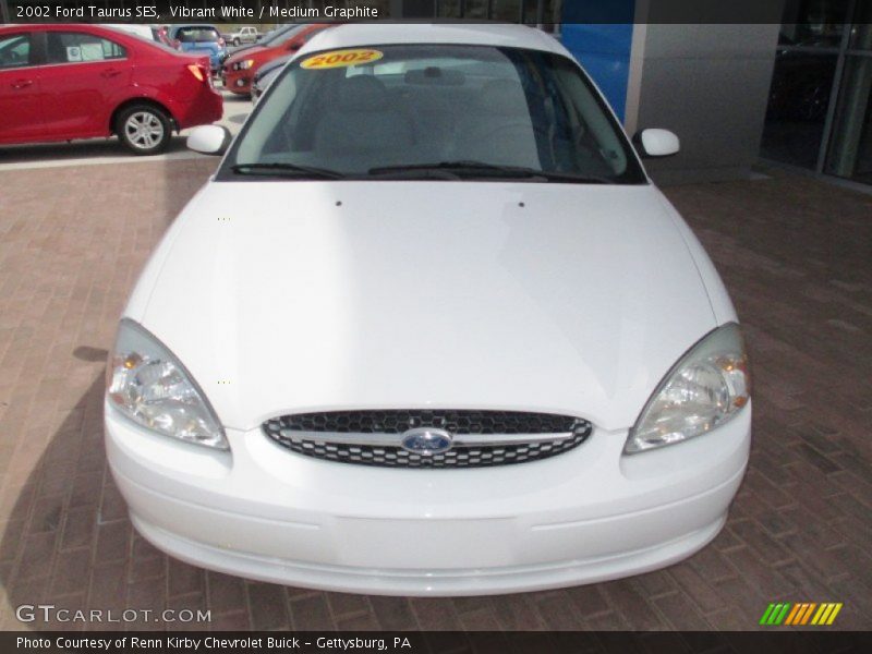 Vibrant White / Medium Graphite 2002 Ford Taurus SES