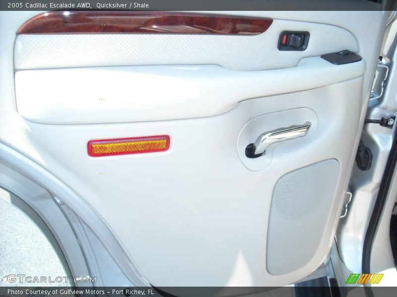 Quicksilver / Shale 2005 Cadillac Escalade AWD