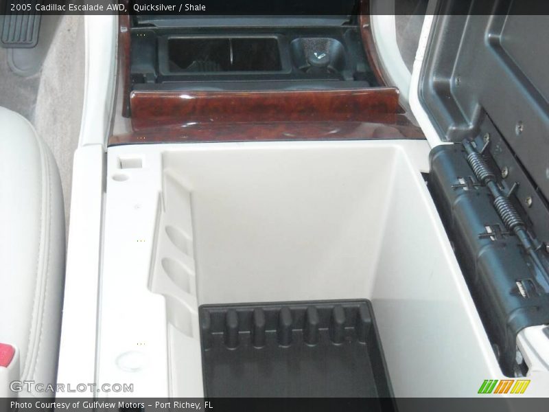 Quicksilver / Shale 2005 Cadillac Escalade AWD