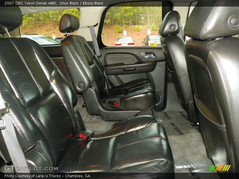 Onyx Black / Ebony Black 2007 GMC Yukon Denali AWD