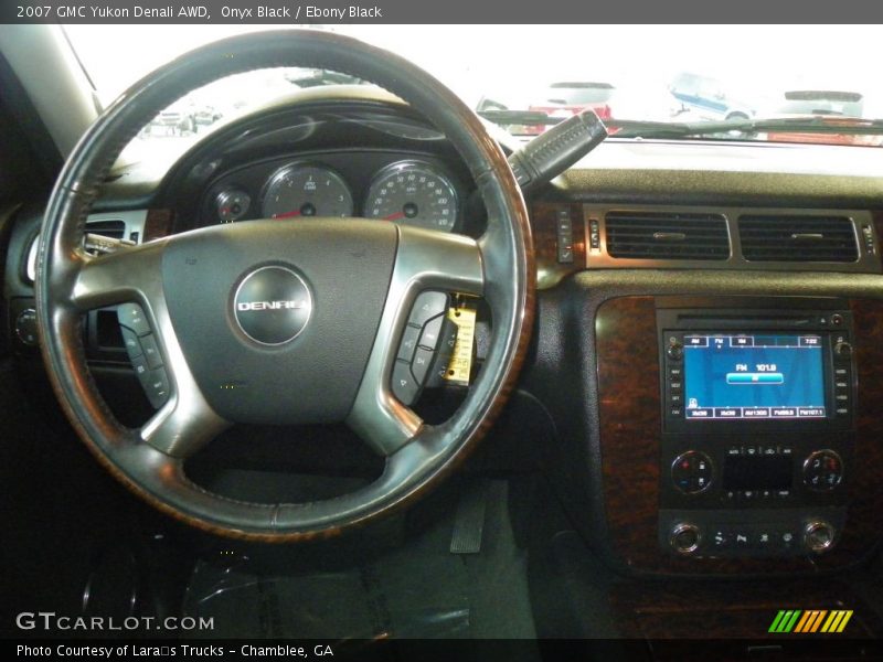 Onyx Black / Ebony Black 2007 GMC Yukon Denali AWD
