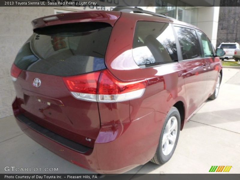 Salsa Red Pearl / Light Gray 2013 Toyota Sienna LE