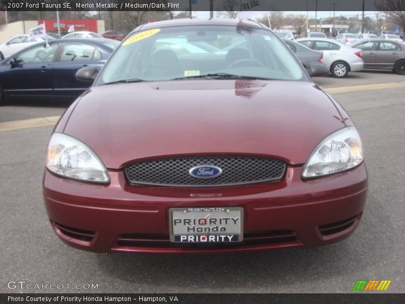 Merlot Metallic / Medium/Dark Flint 2007 Ford Taurus SE