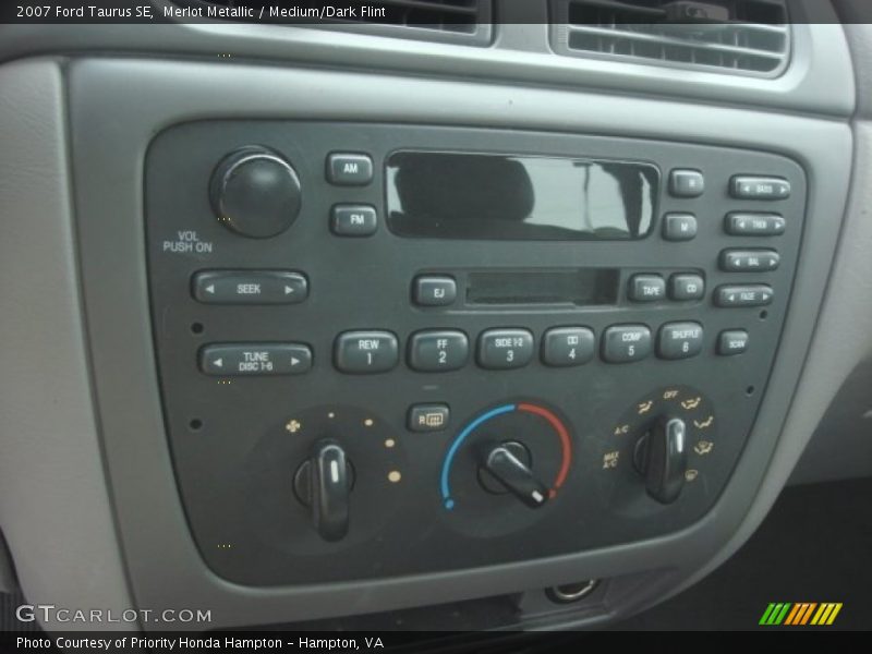 Controls of 2007 Taurus SE