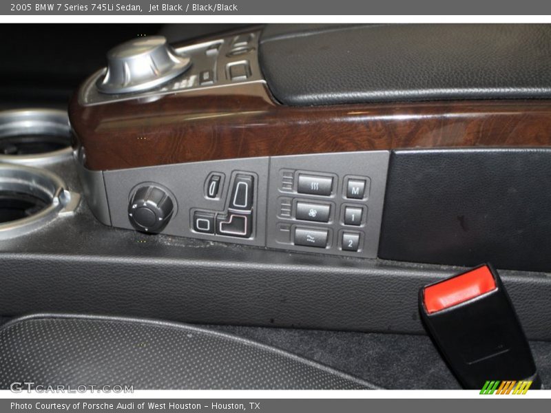 Controls of 2005 7 Series 745Li Sedan
