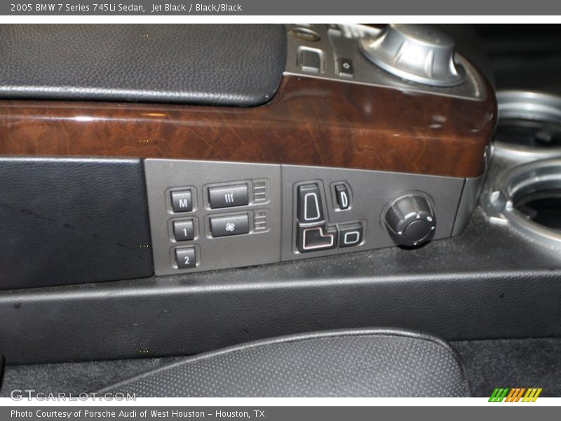 Controls of 2005 7 Series 745Li Sedan
