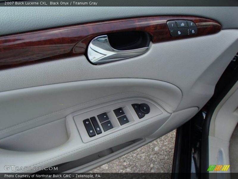 Black Onyx / Titanium Gray 2007 Buick Lucerne CXL