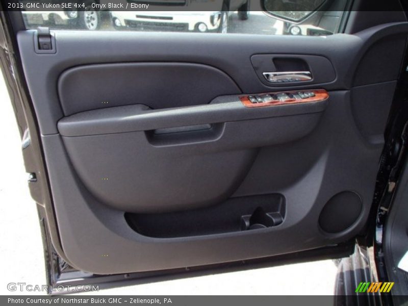 Onyx Black / Ebony 2013 GMC Yukon SLE 4x4