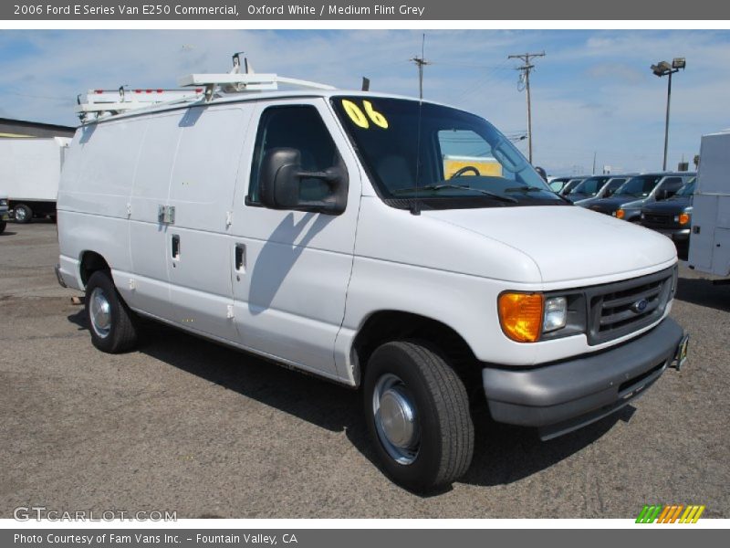 Front 3/4 View of 2006 E Series Van E250 Commercial