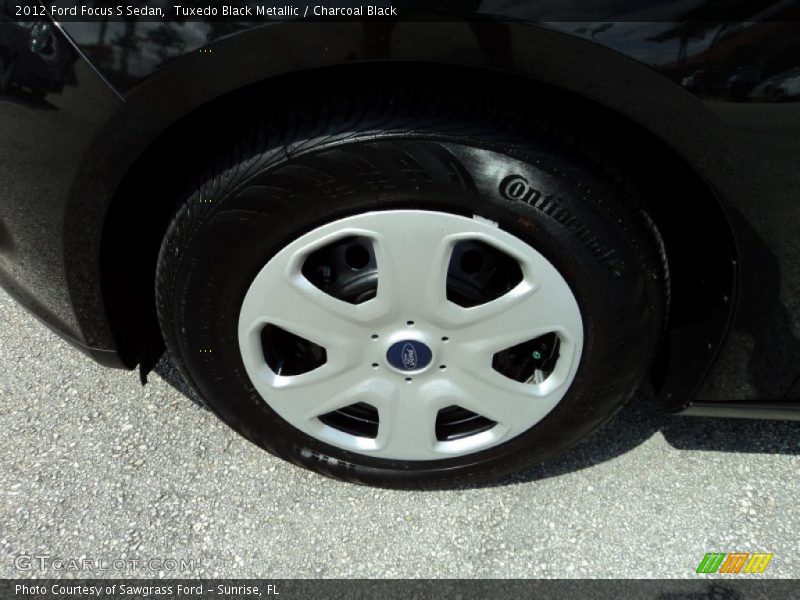 Tuxedo Black Metallic / Charcoal Black 2012 Ford Focus S Sedan