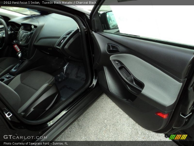 Tuxedo Black Metallic / Charcoal Black 2012 Ford Focus S Sedan