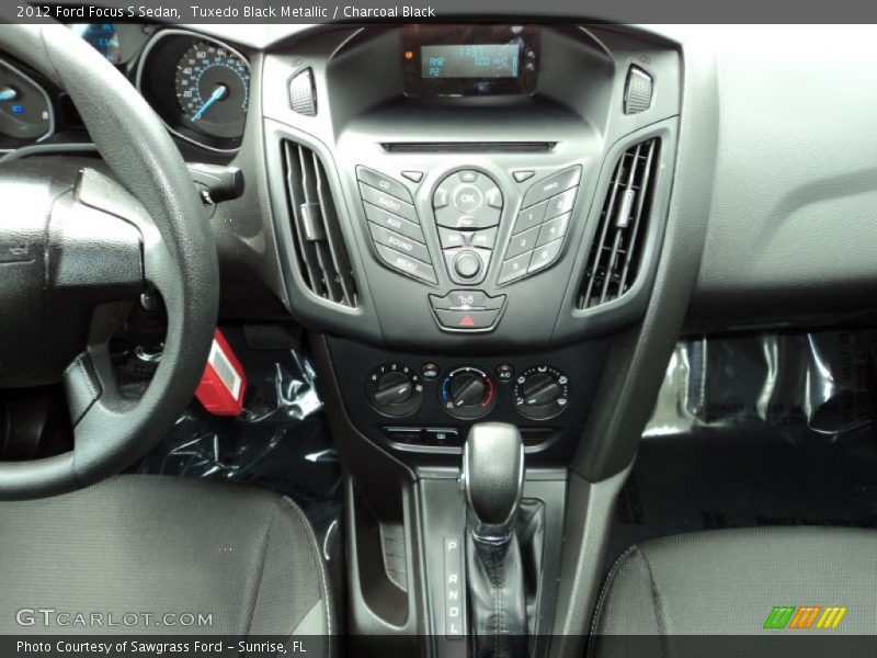 Tuxedo Black Metallic / Charcoal Black 2012 Ford Focus S Sedan