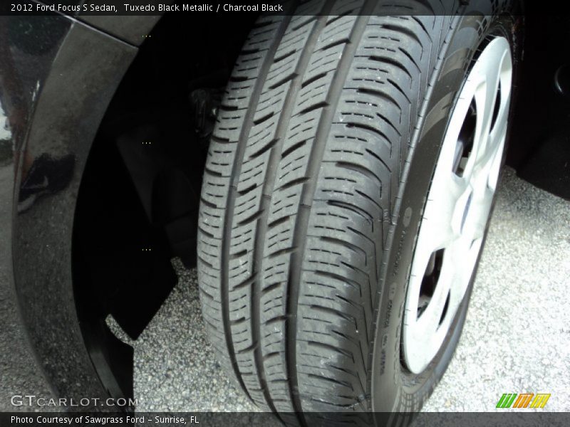 Tuxedo Black Metallic / Charcoal Black 2012 Ford Focus S Sedan