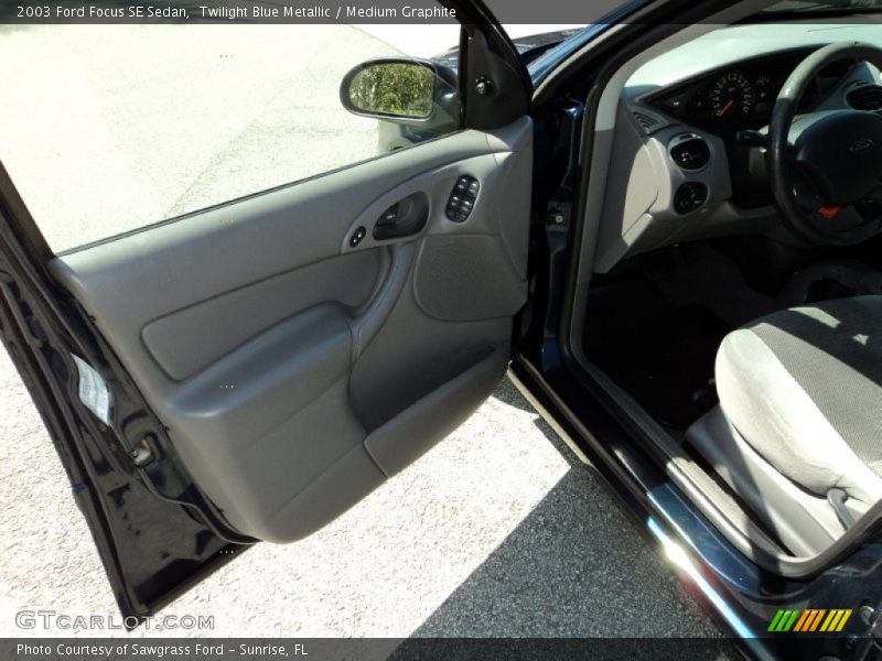 Twilight Blue Metallic / Medium Graphite 2003 Ford Focus SE Sedan