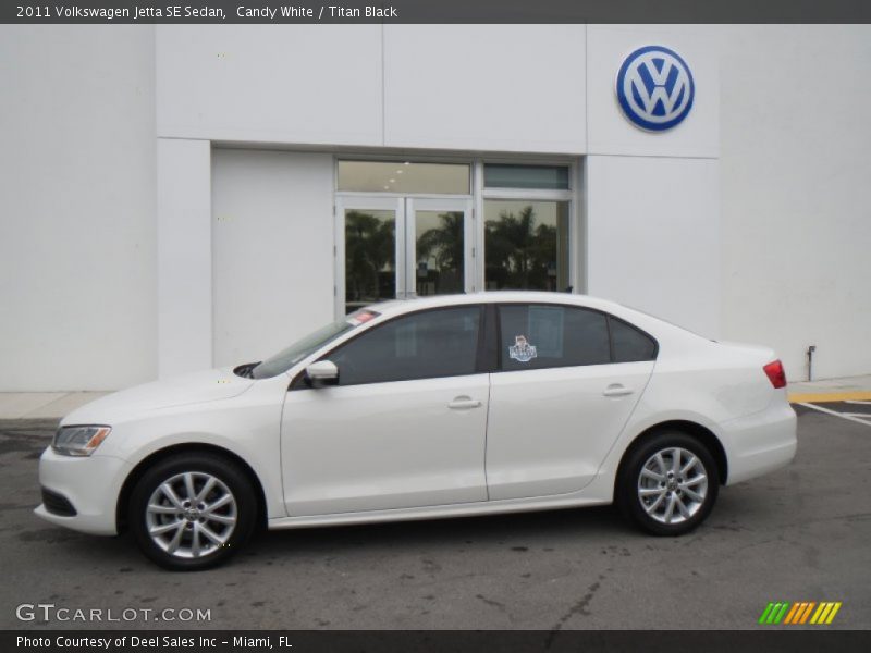 Candy White / Titan Black 2011 Volkswagen Jetta SE Sedan