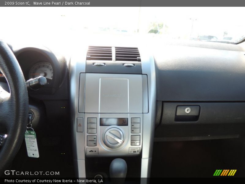 Wave Line Pearl / Dark Charcoal 2009 Scion tC