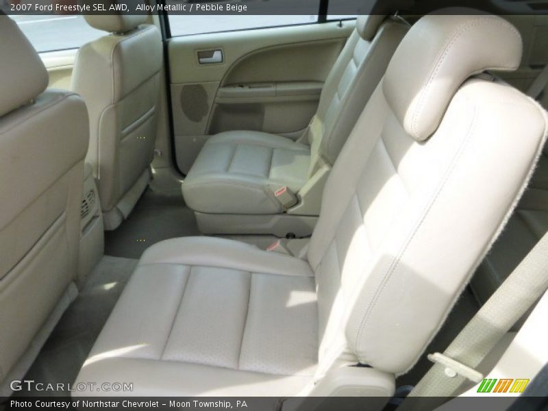 Alloy Metallic / Pebble Beige 2007 Ford Freestyle SEL AWD
