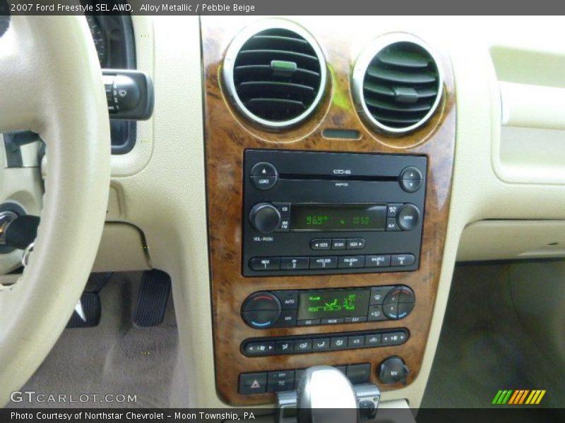 Alloy Metallic / Pebble Beige 2007 Ford Freestyle SEL AWD