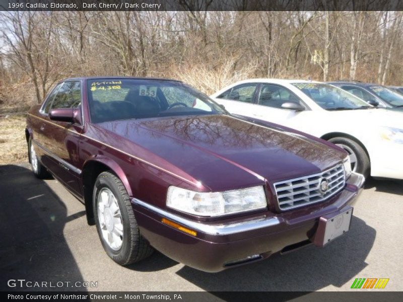 Front 3/4 View of 1996 Eldorado 