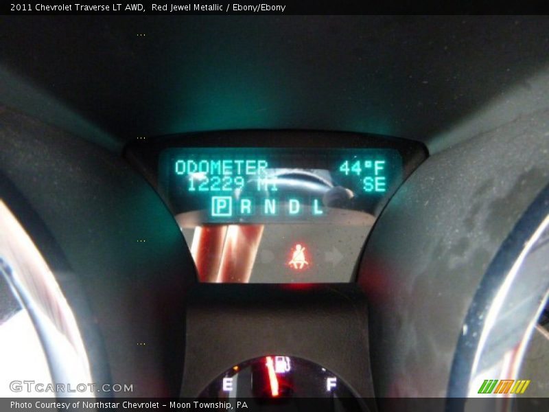 Red Jewel Metallic / Ebony/Ebony 2011 Chevrolet Traverse LT AWD