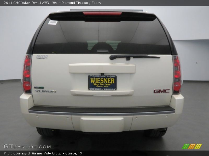White Diamond Tintcoat / Ebony 2011 GMC Yukon Denali AWD