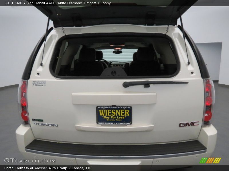 White Diamond Tintcoat / Ebony 2011 GMC Yukon Denali AWD