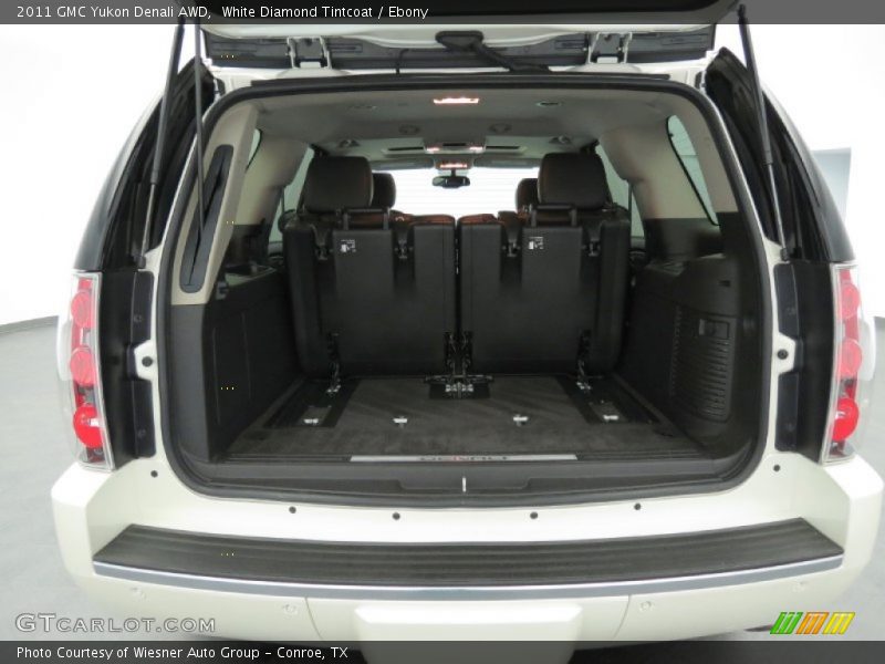  2011 Yukon Denali AWD Trunk