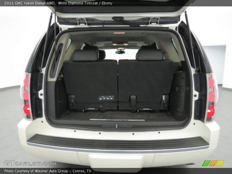  2011 Yukon Denali AWD Trunk