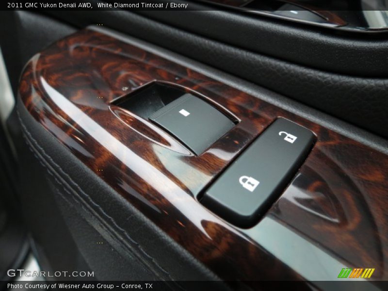 White Diamond Tintcoat / Ebony 2011 GMC Yukon Denali AWD