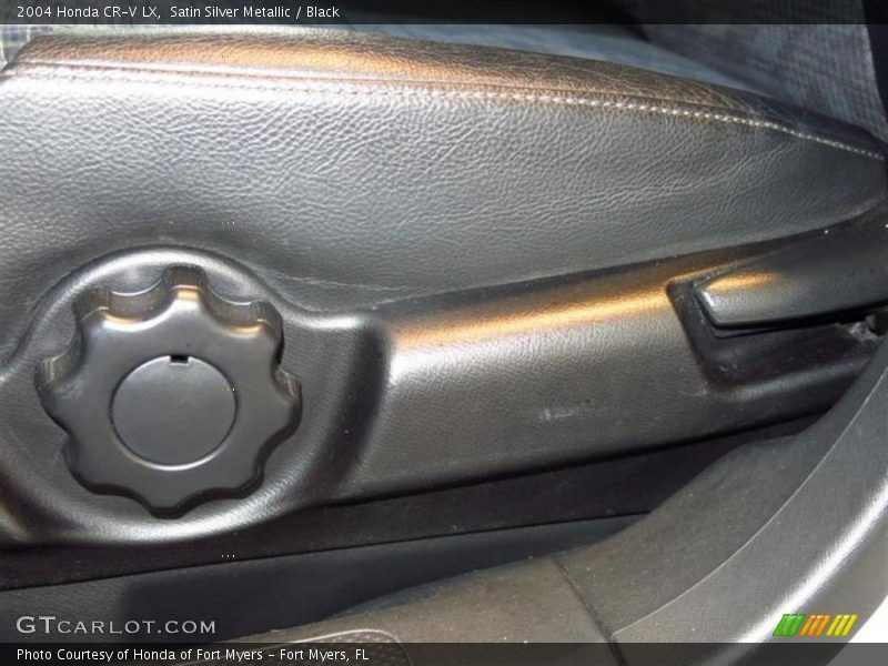 Satin Silver Metallic / Black 2004 Honda CR-V LX