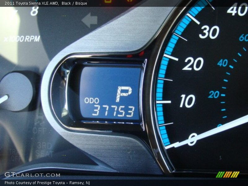 Black / Bisque 2011 Toyota Sienna XLE AWD
