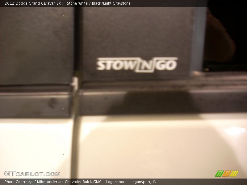 Stone White / Black/Light Graystone 2012 Dodge Grand Caravan SXT