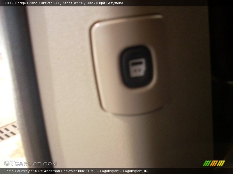 Stone White / Black/Light Graystone 2012 Dodge Grand Caravan SXT