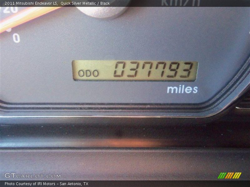 Quick Silver Metallic / Black 2011 Mitsubishi Endeavor LS